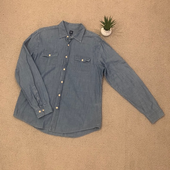 Gap Long Sleeve Chambray Woven Button-Down Shirt - Classic Comfort Blue Cotton - Picture 2 of 8